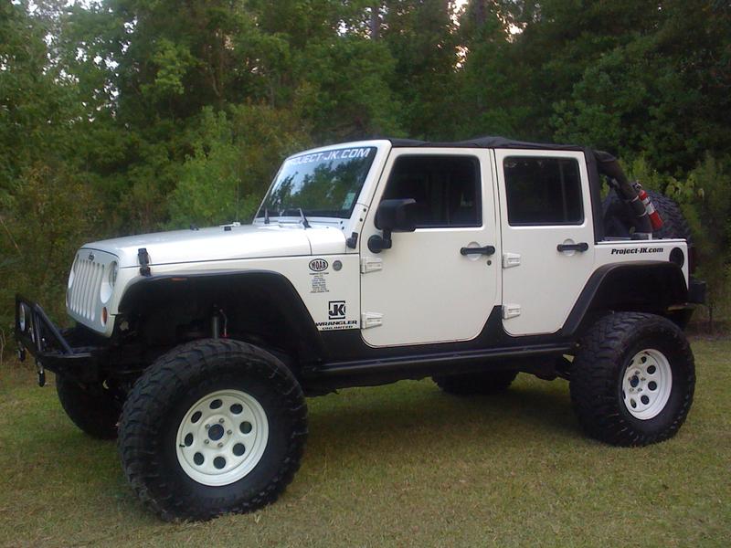 Pic request: White lifted JKU with colored wheels  - The top  destination for Jeep JK and JL Wrangler news, rumors, and discussion
