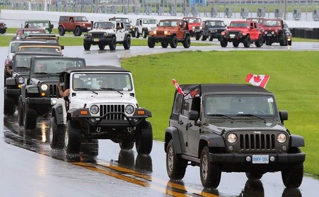 Jeeps Break World Record at Daytona International Speedway
