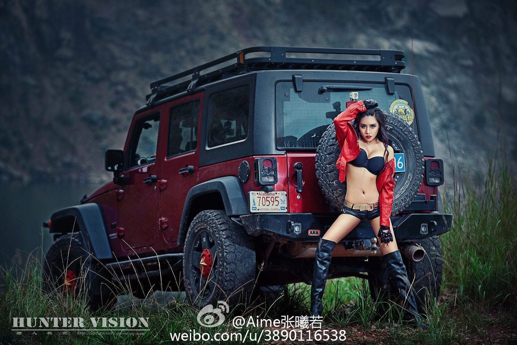 jeep-wrangler-with-chinese-communist-star-and-sexy-model-is-weird-photo-gallery_9