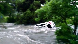 Grand Cherokee Swept Away in Texas Flash Flood With Driver Inside
