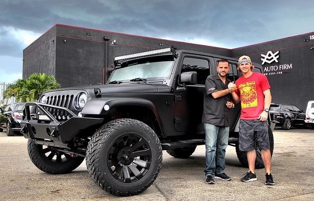 jeep-wrangler-with-satin-black-cover-is-beast-mode-in-disguise_3 (1)