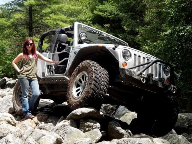 We’re Back With More Jeep Hotties!