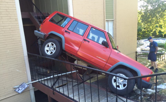 Jeep Cherokee XJ Rock Crawls an Apartment Building