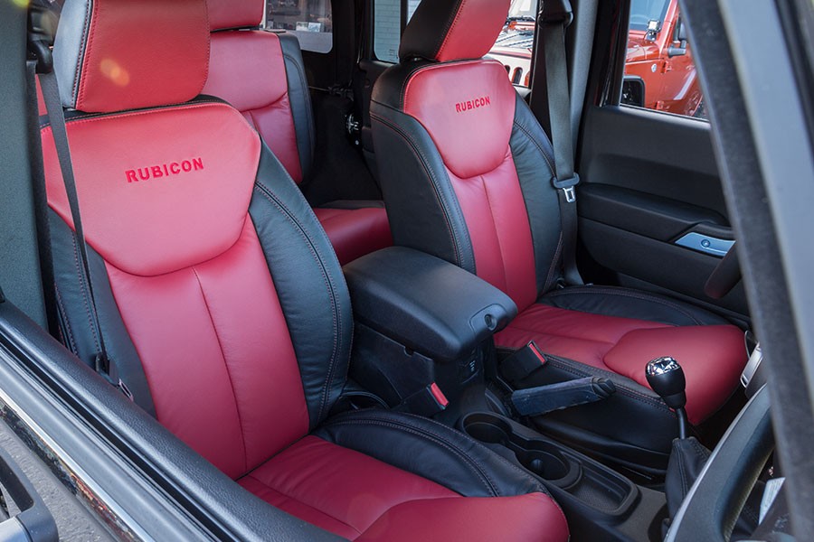 2014-custom-jeep-wrangler-rubicon-soft-top-black-interior_1