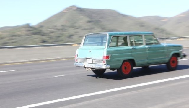 Get the Skinny on This ’72 Retro Wagoneer