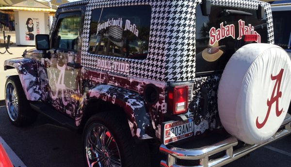 Roll Tide: Jeep Owner Is a True Alabama Fan