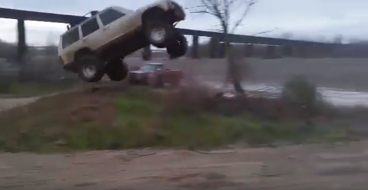 Jeep Cherokee Jump 2