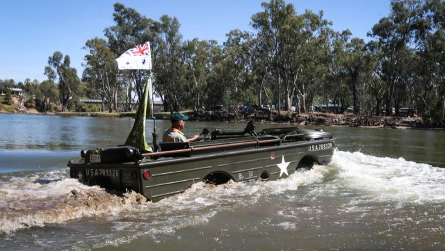 Swimming War Vehicles Big Draw in Australia