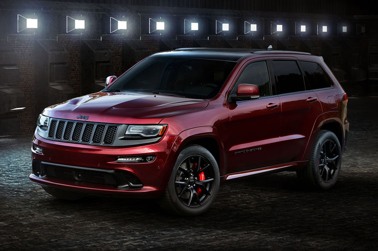 2016-Jeep-Grand-Cherokee-SRT-Night-front-side-view
