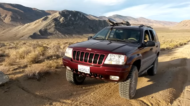 Broken Jeep WJ 1