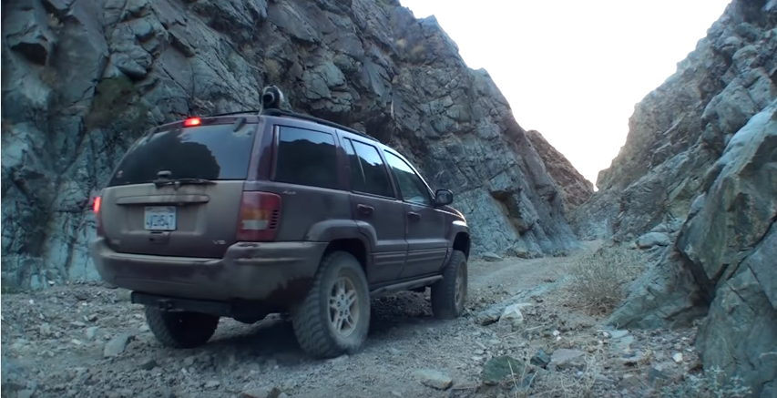 Broken Jeep WJ 4