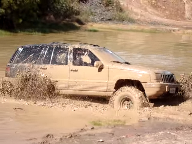 Jeep Grand Cherokee Mud Bog 2