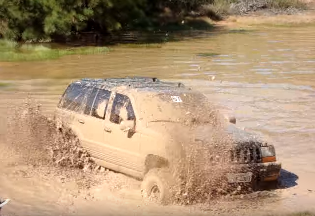 Jeep Grand Cherokee Mud Bog 3