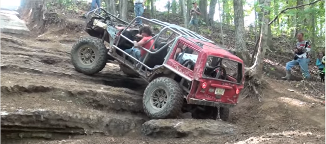 XJ Jeep Cherokee Climbs Axle Hill, Doesn’t Sacrifice Either One to It