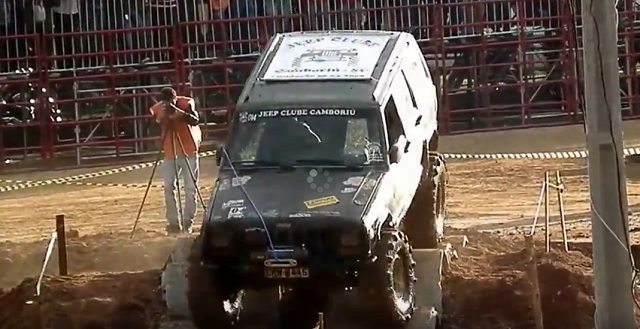 XJ Jeep Cherokee Mud 2