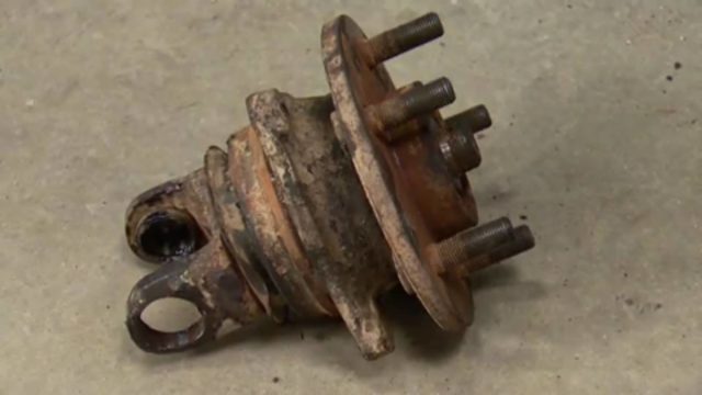 Save Your Broken Axle With This U-joint Quick Fix