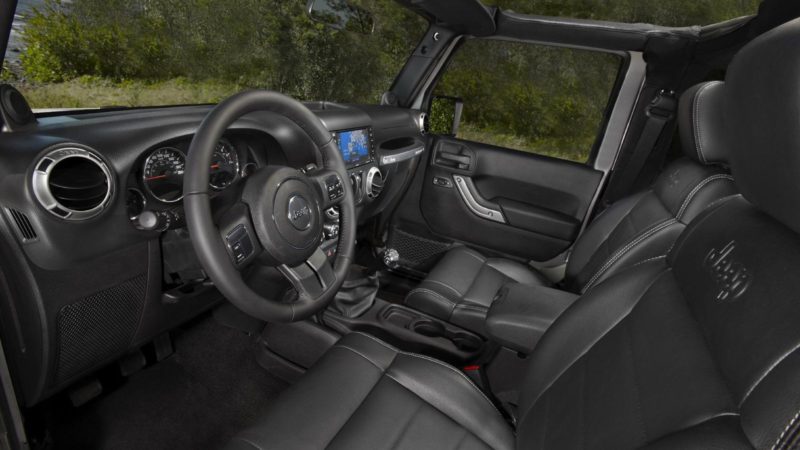 2011-jeep-wrangler-unlimited-2-8-crd-interior