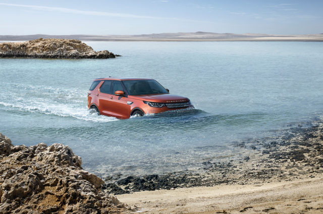 Land Rover Discovery Fording Water