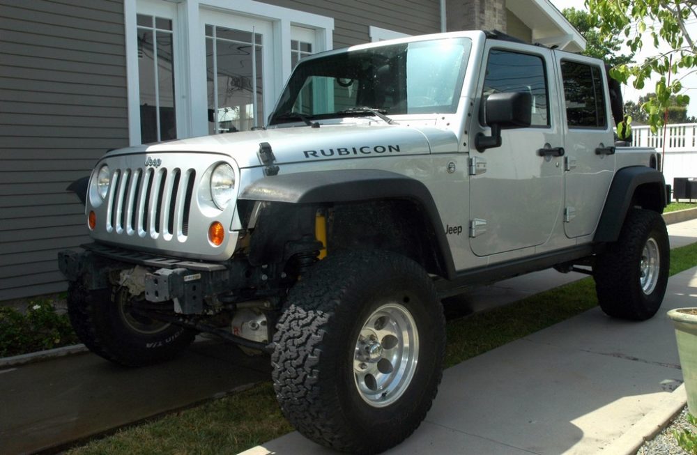How-To Spotlight: Removing Front and Rear JK Fenders