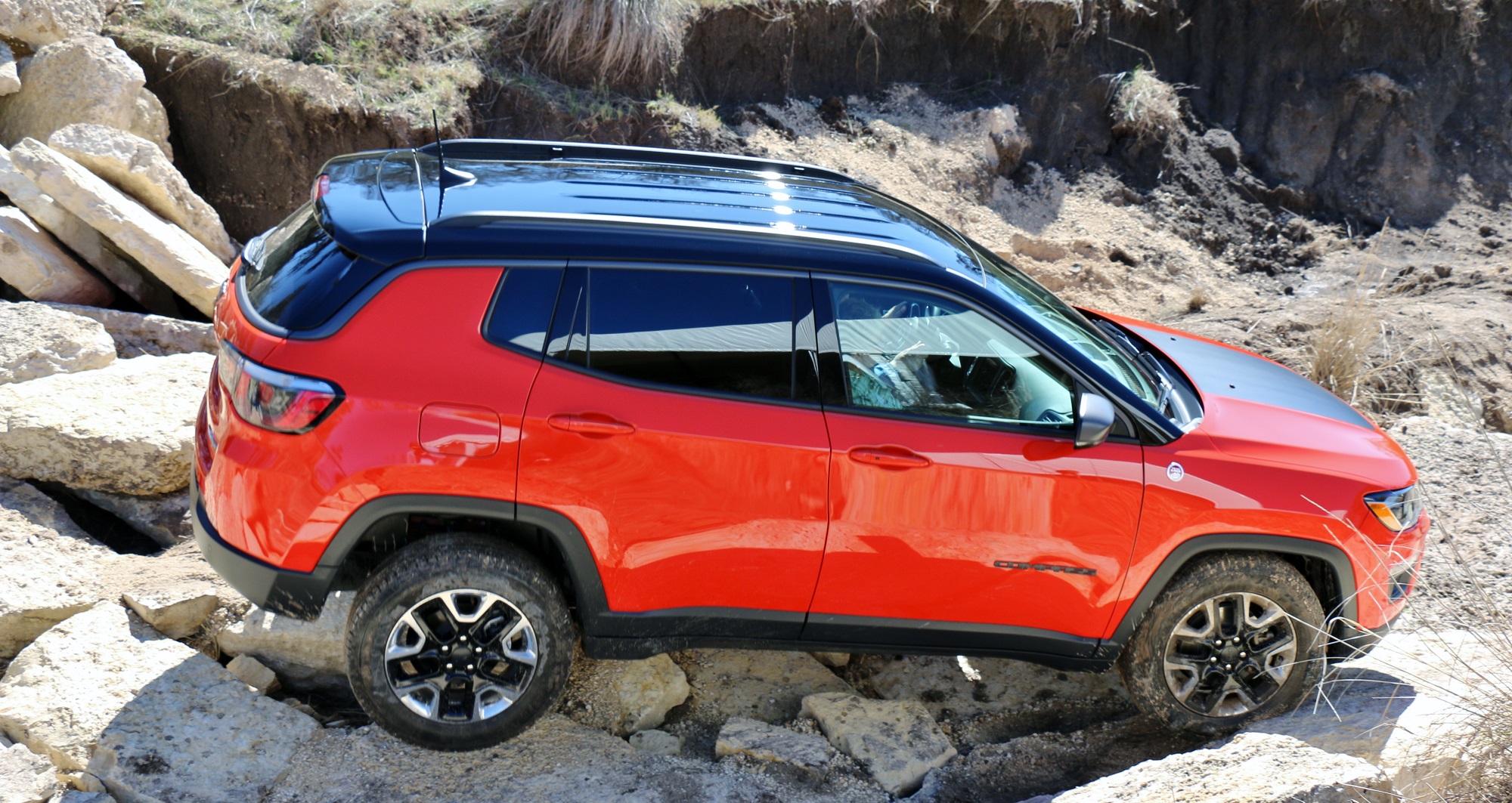 We Have a 2017 Jeep Compass Trailhawk for a Week. Send Us Your Questions About It!