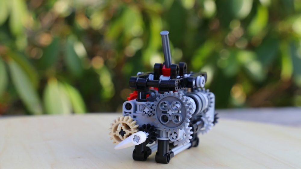 This Lego gearbox is fully functioning.