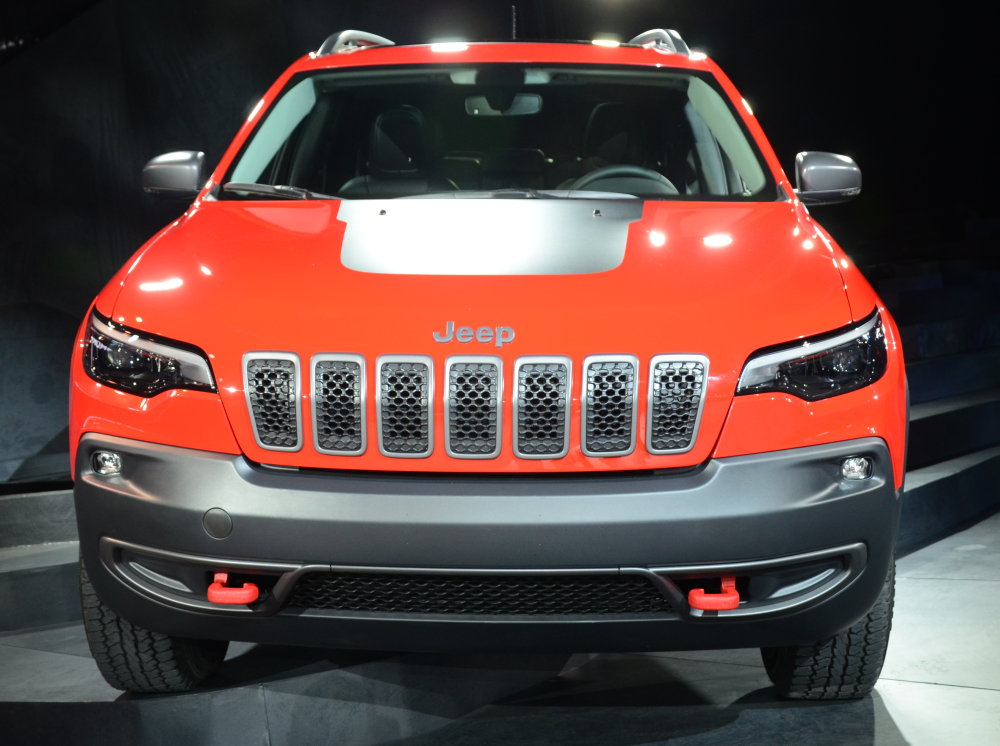 2019 Cherokee Trailhawk Front