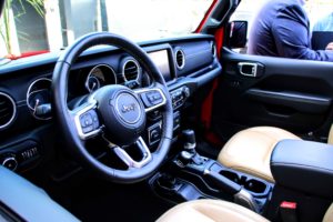 FCA Apple CarPlay Experience