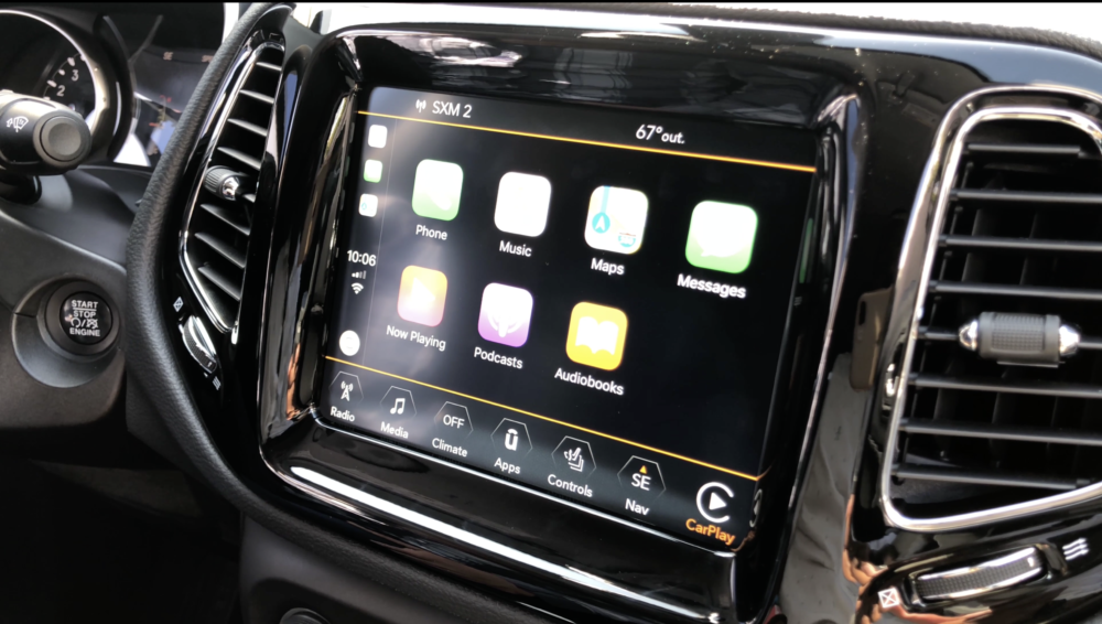 Apple CarPlay - 2018 Jeep Compass