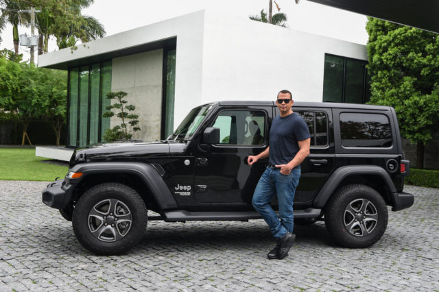 Alex Rodriguez Mods a Jeep in First-ever Jeep Web Series