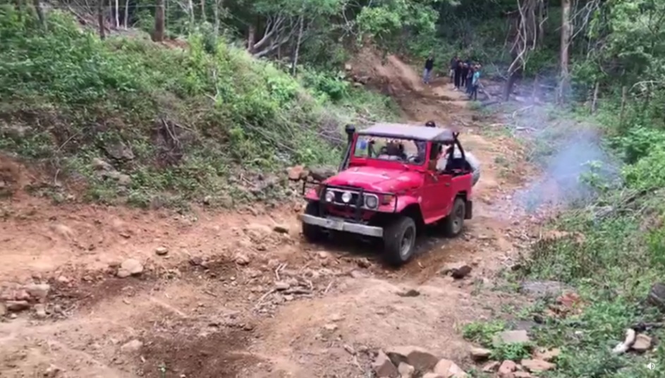 Toyota Fail Shows Why Professionals Prefer Jeeps on the Trail