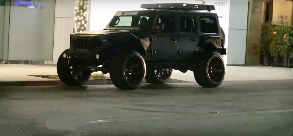 9021-Woah! Alex Rodriguez Shows Off Badass Wrangler in Beverly Hills