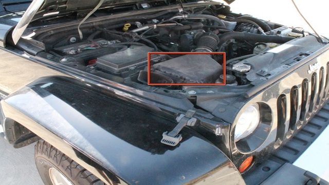 Jeep Wrangler JK: How to Replace Air Filter
