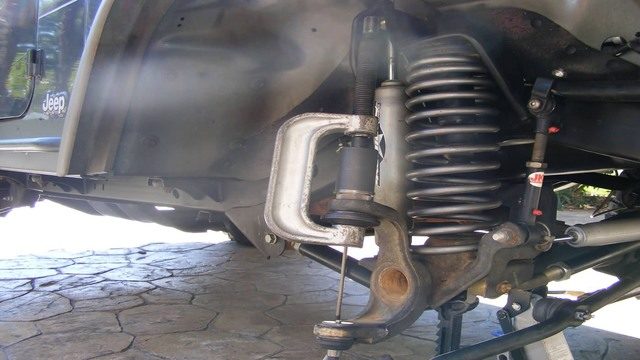 Jeep Wrangler JK: How to Replace Ball Joints