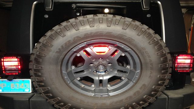 Jeep Wrangler JK: How to Replace Third Brake Light