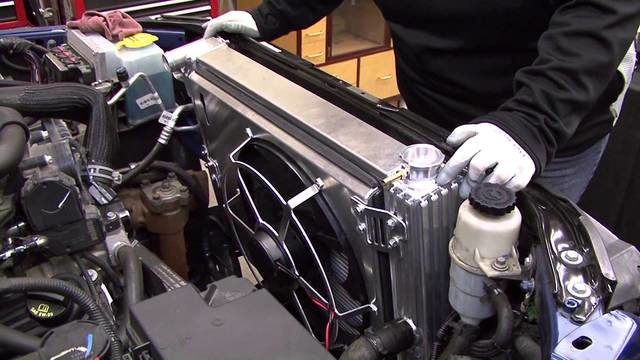 Jeep Wrangler JK: Why Does My Cooling Fan Not Work?