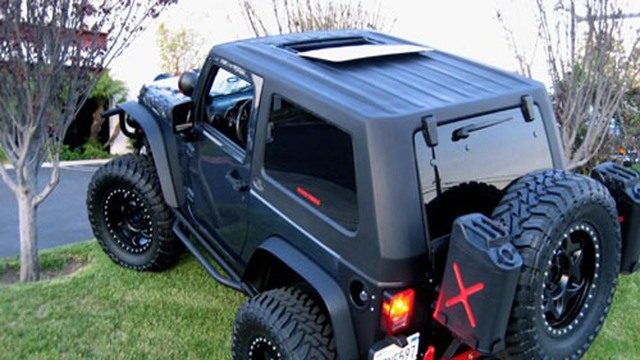 Jeep Wrangler JK: How to Remove Soft Top and Install Hard Top