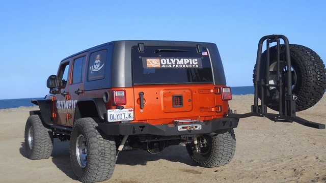 Jeep Wrangler JK: How to Install Olympic Smuggler Rear Bumper