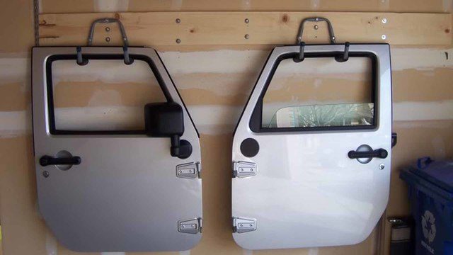 Jeep Wrangler JK: How to Make a Door Hanger