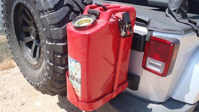 Jeep Wrangler JK: How to Make Your Own Jerry Can Mount
