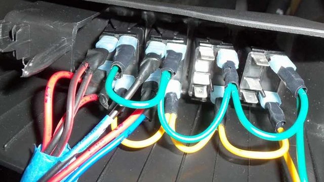 Jeep Wrangler JK: How to Wire Multiple Switches