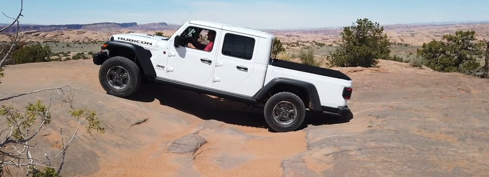 Jeep Gladiator Vs Chevy Bison