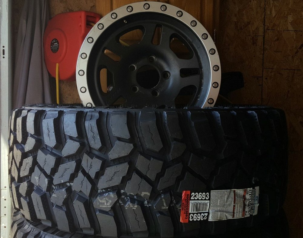 Wrangler Beadlock Wheel and tire