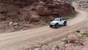 Couple Goes Off-roading for First Time in a Jeep, Instantly Falls in Love