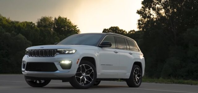 2022 Jeep Grand Cherokee Debuts as a Plug-In Hybrid