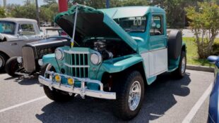 1962 Willys Jeep Truck