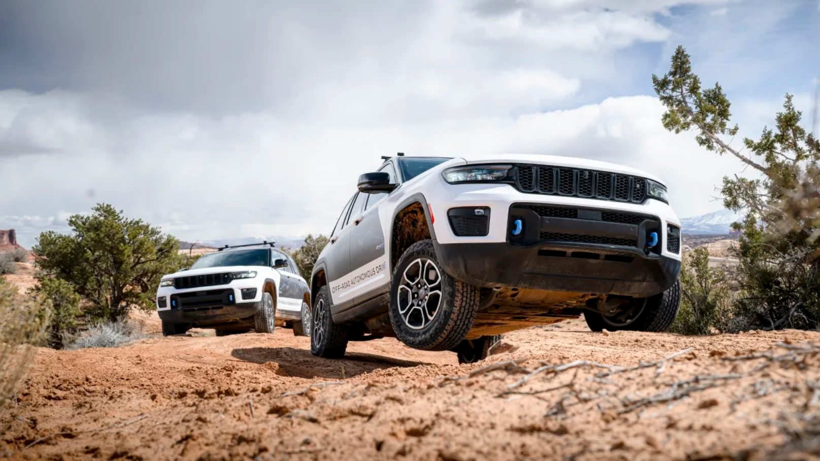 The Jeep Grand Cherokee Might Drive Itself Off-Road