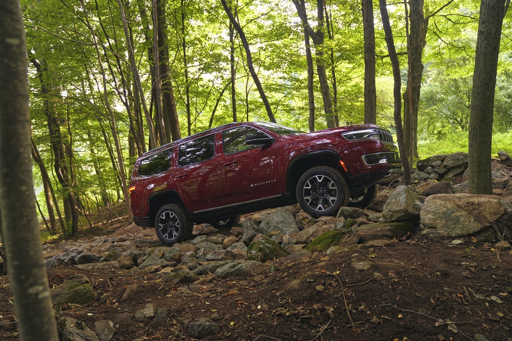 Nearly 164,000 Wagoneer and Grand Wagoneer SUVs Recalled