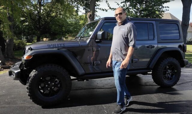 2026 Jeep Wrangler Quick-Release Door Hinges
